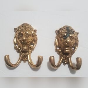 Lion head dual hook at the bottom , coat, towel, or key hook